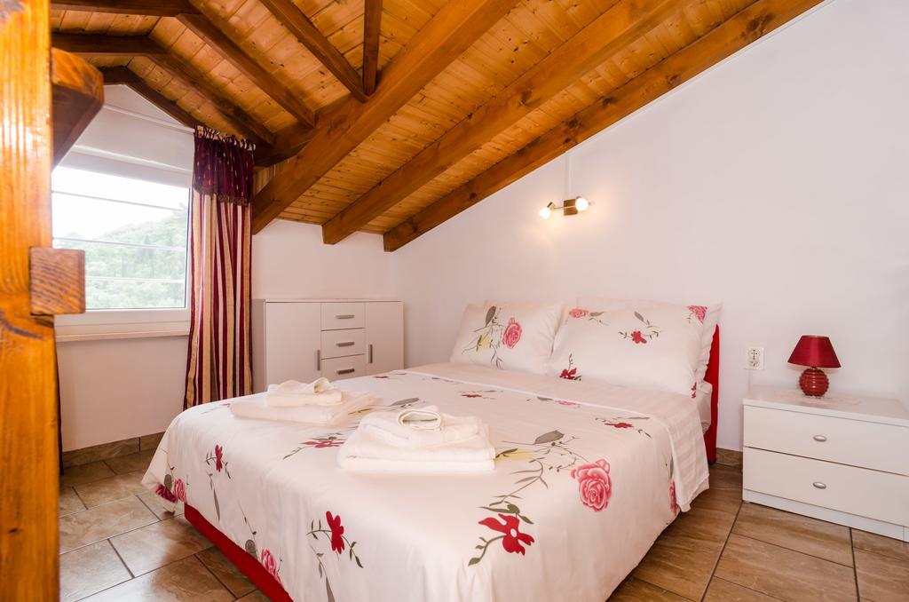 Apartments Leviana Saplunara Luaran gambar
